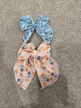 Bluey bows
